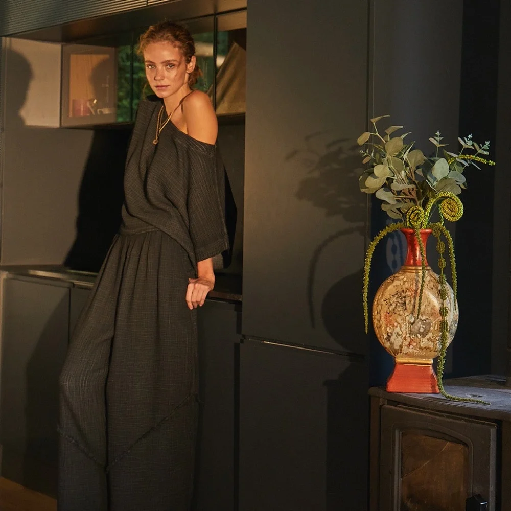 Simpuna Crinkle Black Wide Leg Pants - Picture 5 of 5